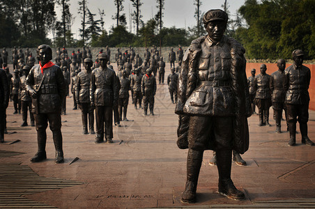 部队雕塑四川大邑安仁古镇建川博物馆内的抗战纪念馆背景