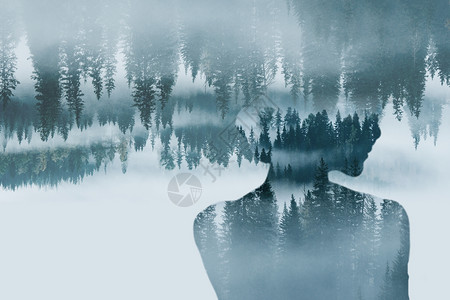 森系写真森林里的人双重曝光设计图片
