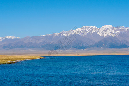 中国新疆自治区风景新疆赛里木湖背景