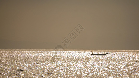 云南大理洱海落日背景图片