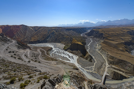 新疆红山大峡谷背景图片