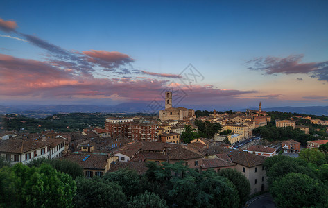 美丽的意大利古城日落背景图片