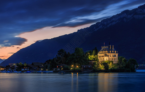 瑞士法兰克瑞士因特拉肯湖夜景风光背景