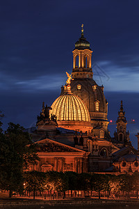 欧洲自驾游德国著名旅游城市德累斯顿夜景背景