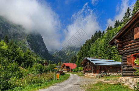 瑞士木屋瑞士高山上的乡村田园背景