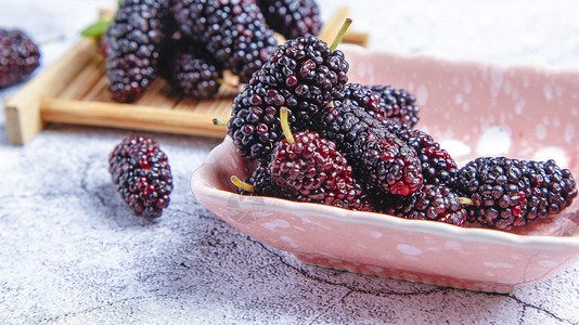 桑葚黑莓果实高清图片