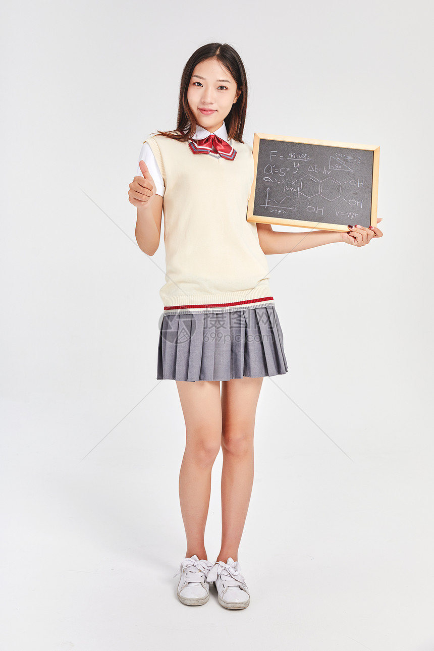 女高中生形象手持小黑板图片