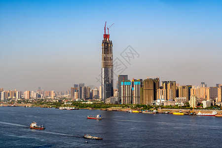 科技船在建中国第一高楼绿地大厦背景