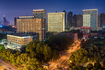 夜色下的武汉大学中南医院高清图片