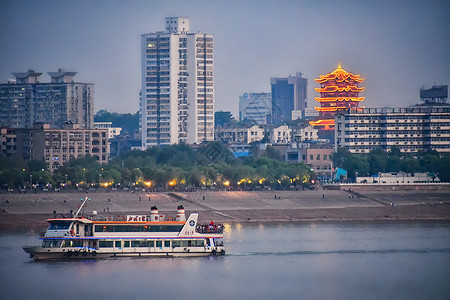 游览船武汉长江上的游船背景