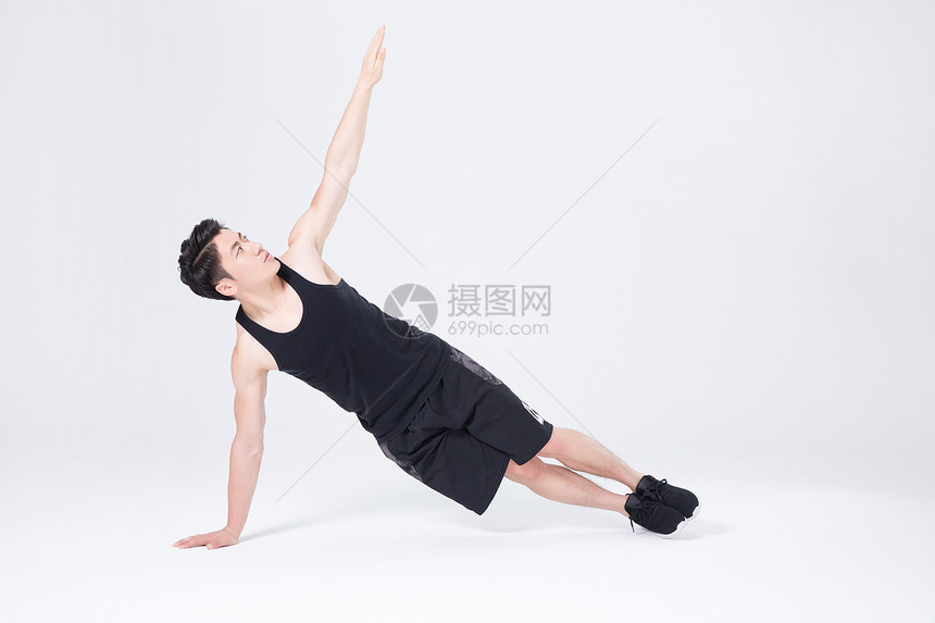 运动健身男性单手支撑图片