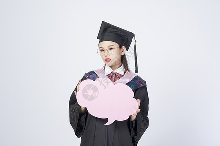 气球文字边框拿着文字框的毕业女学生背景