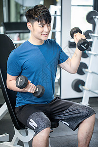 年轻向上的力量健身房运动男性背景