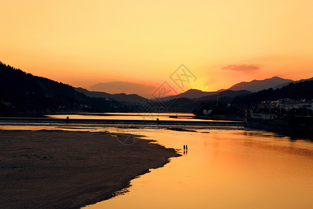 太阳落山酒岛流霞背景