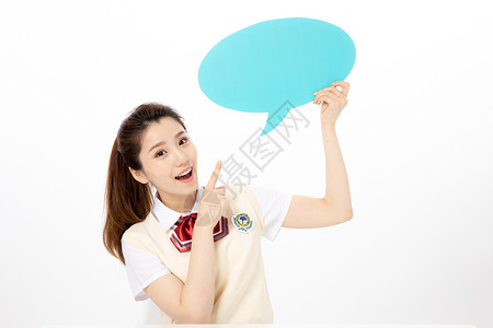 天气预报对话框拿着蓝色气泡框的女高中生背景