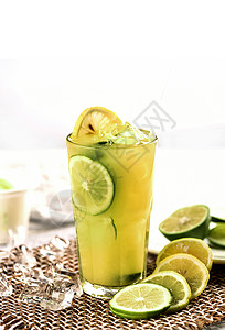 小暑果汁绿色百香果饮料高清图片