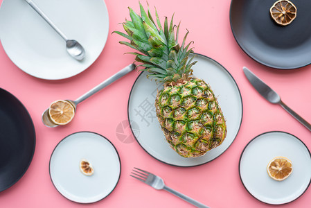 创意菠萝时尚餐具高清图片