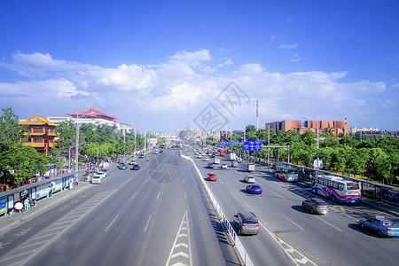 天高云淡城市交通公路背景