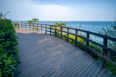 海景平台美丽的栈道和海景背景