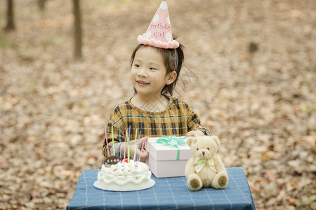 女孩过生日图片