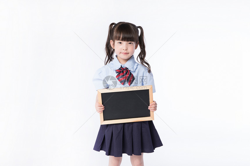 小女孩儿童教育学生形象手持黑板展示图片