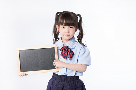可爱小黑板小女孩儿童教育学生形象手持黑板展示背景