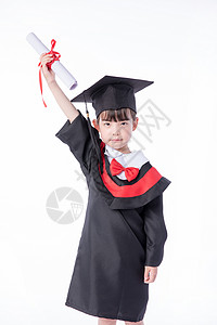 儿童教育毕业服小女孩手持毕业证书图片