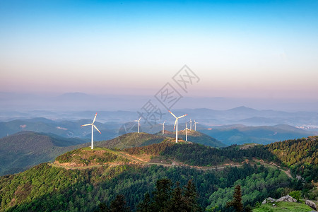 风尘滚滚湖北仙居顶晨曦风车风景背景