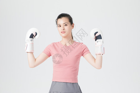 活力青年女性拳击手套图片