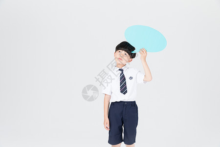 简单可爱气泡对话框拿着对话框思考的儿童教育人像背景