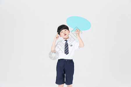 简单可爱气泡对话框拿着对话框思考的儿童教育人像背景