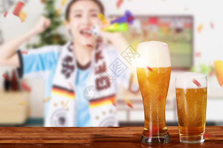 女人喝酒世界杯设计图片