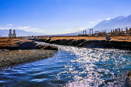 喀什河新疆喀什塔什库尔干帕米尔高原金草滩湿地深秋背景