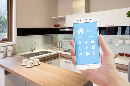 女人操控手机智能厨房设计图片