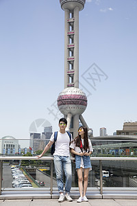 上海旅游的情侣图片