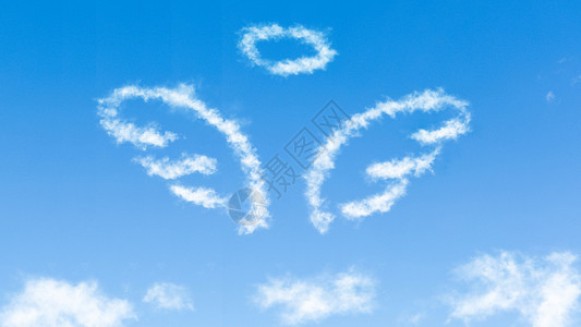 云朵翅膀图片