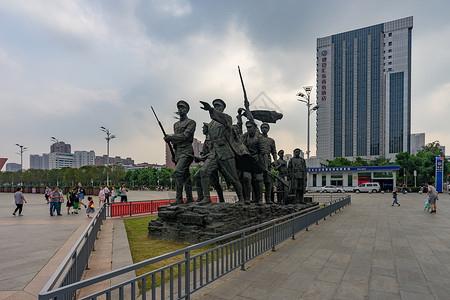辛亥革命纪念雕像背景图片