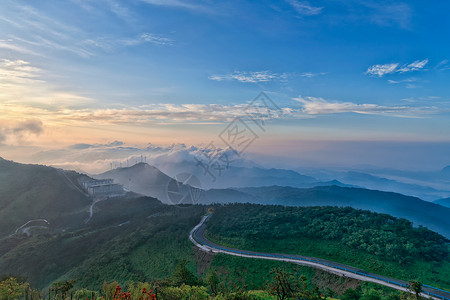 山路风景湖北咸宁九宫山山顶道路云海背景