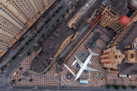 俯瞰武汉光谷广场飞机餐厅背景图片