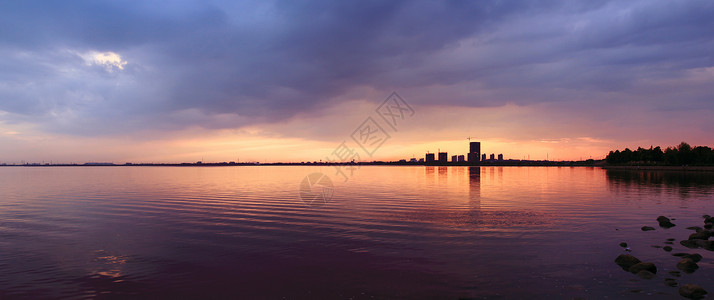 波澜壮阔江苏常熟昆承湖晚景背景