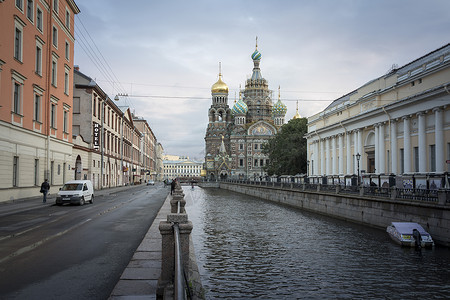 教堂河边摄影：俄罗斯圣彼得堡的历史地标图片