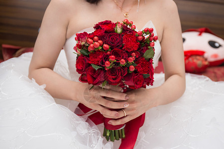 手拿捧花的新娘子背景图片