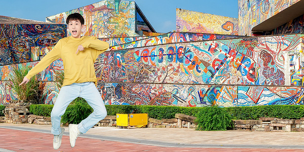 运动广场跳跃的年轻人设计图片