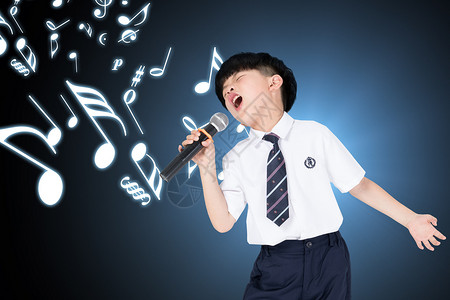 唱歌儿童唱歌的小男孩设计图片