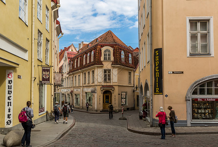 欧洲古镇街景北欧爱沙尼亚首都塔林老城背景