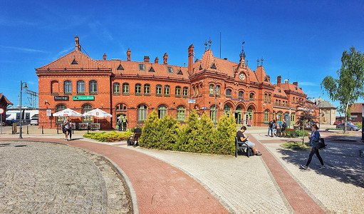 欧洲波兰小镇火车站全景图背景图片