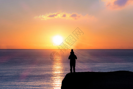 亲情人物素材夕阳下父子人物剪影设计图片