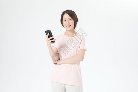 居家女性玩手机背景图片