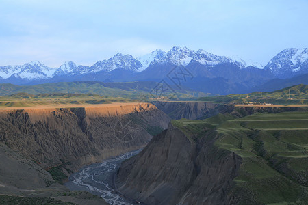 新疆安集海大峡谷背景