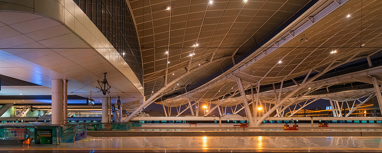 武汉车站武汉高铁站空旷的站台背景